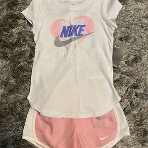 NWT Nike Girls Set